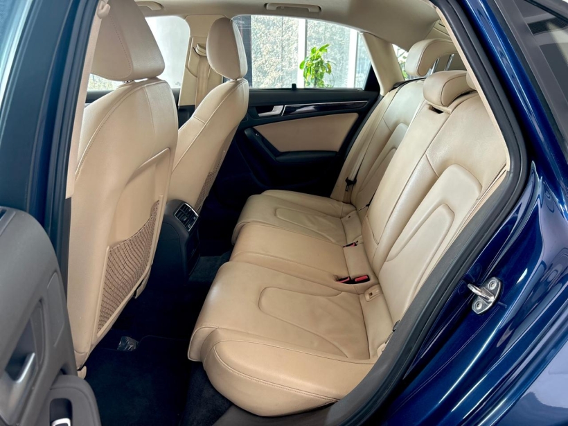 Audi A4 35 TFSI Premium Sunroof