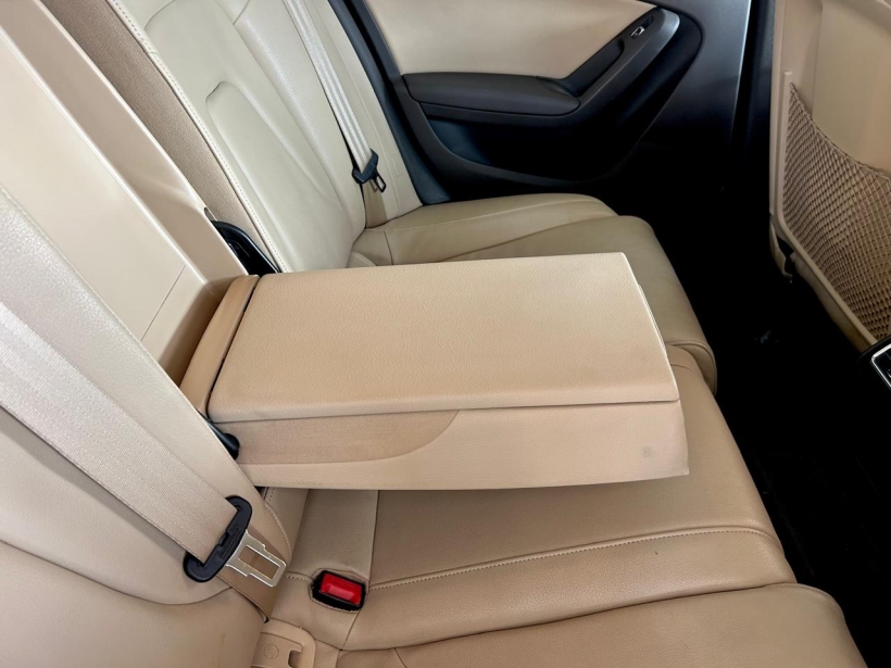 Audi A4 35 TFSI Premium Sunroof