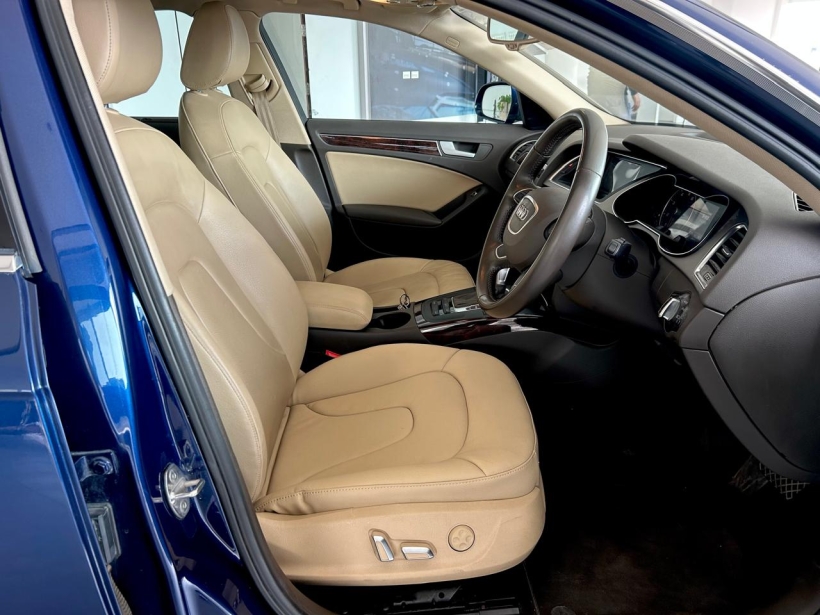 Audi A4 35 TFSI Premium Sunroof