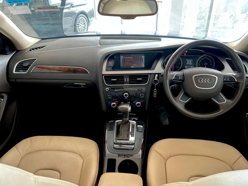 Audi A4 35 TFSI Premium Sunroof