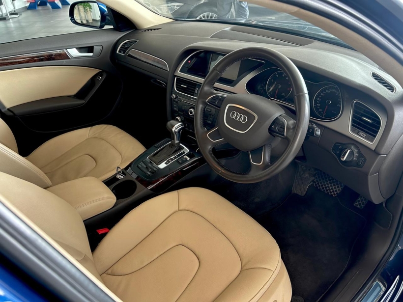 Audi A4 35 TFSI Premium Sunroof