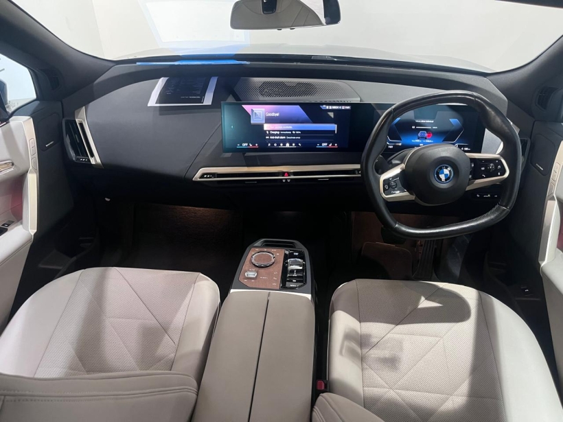 BMW iX xDrive50