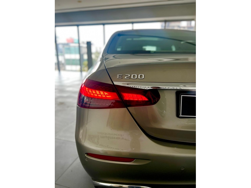 Mercedes Benz E Class E 200 Exclusive