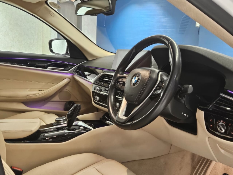 BMW 5 Series 530i Sport Line