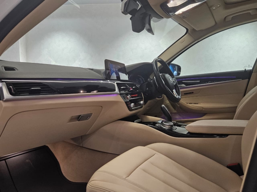 BMW 5 Series 530i Sport Line