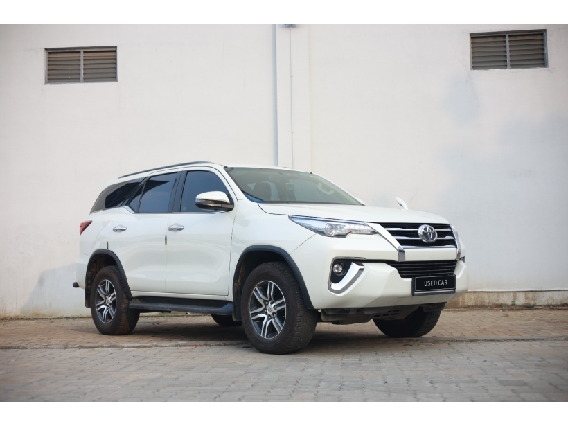 Toyota Fortuner 4X2 AT 2.8 Diesel
