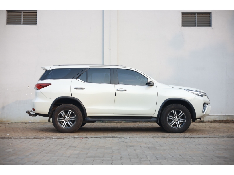 Toyota Fortuner 4X2 AT 2.8 Diesel