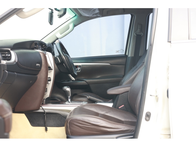 Toyota Fortuner 4X2 AT 2.8 Diesel