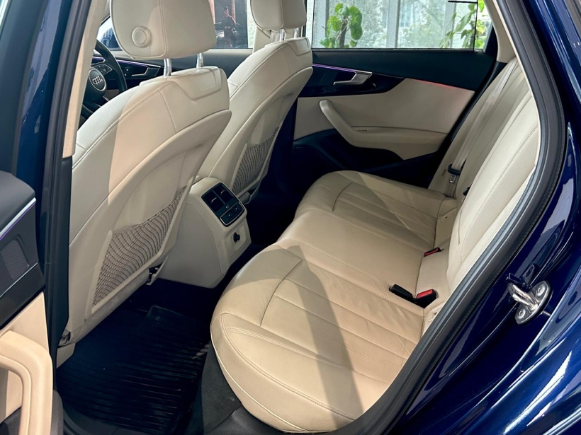 Audi A4 40 TFSI Technology