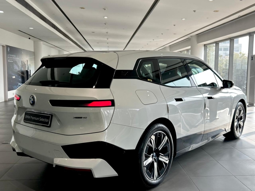 BMW iX xDrive40