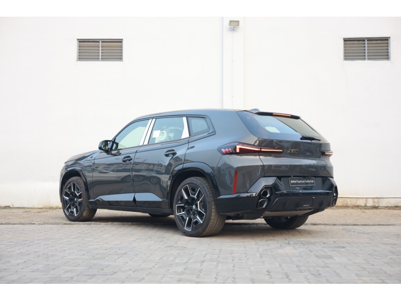 BMW XM Plug-in Hybrid