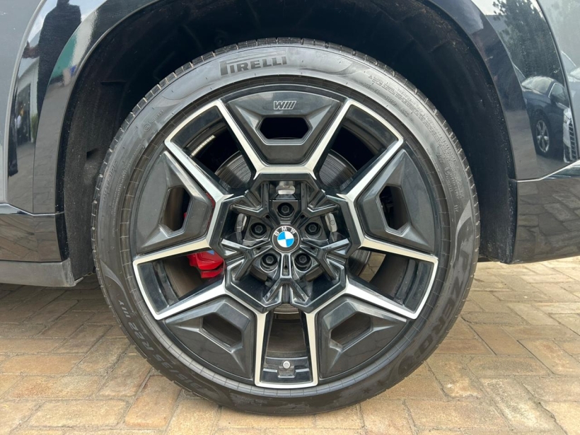 BMW XM Plug-in Hybrid