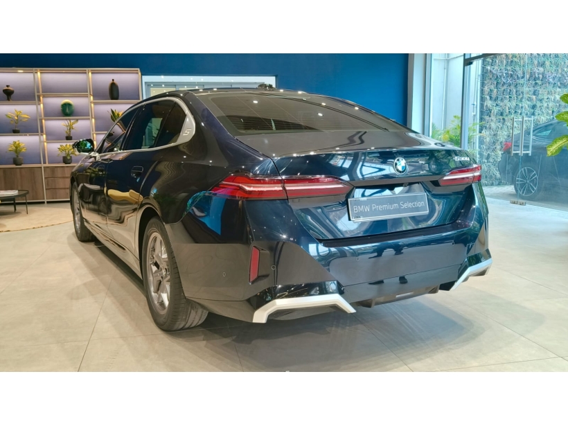 BMW 5 Series 530Li M Sport LWB