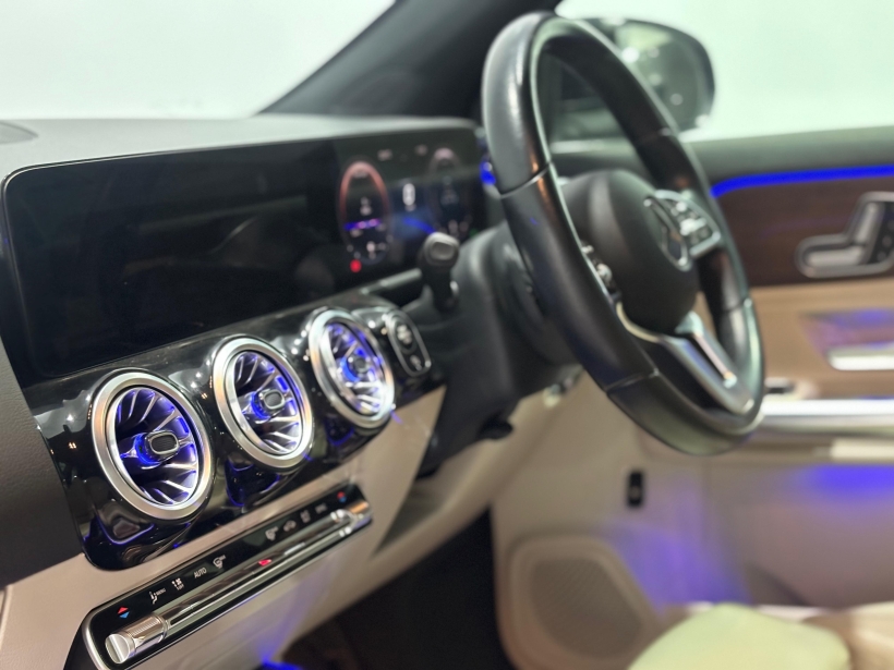 Mercedes Benz GLA 220d 4MATIC