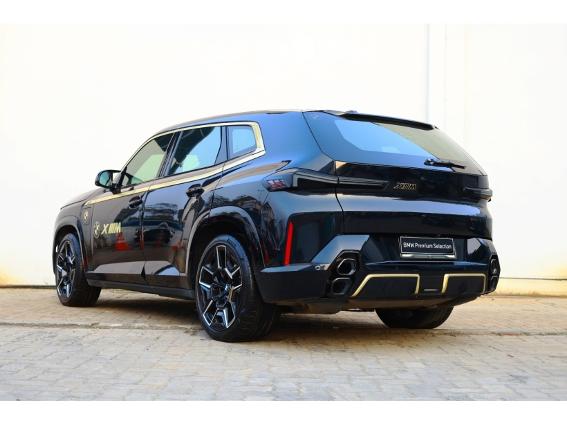 BMW XM Plug-in Hybrid