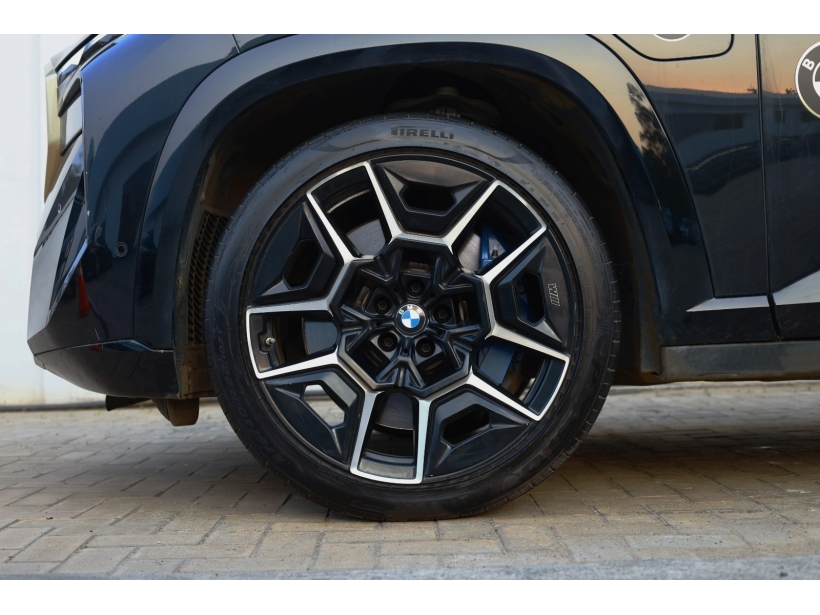 BMW XM Plug-in Hybrid