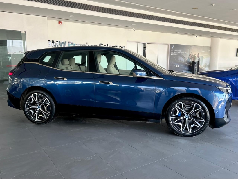 BMW iX xDrive50