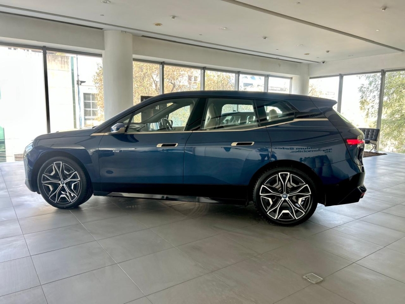BMW iX xDrive50