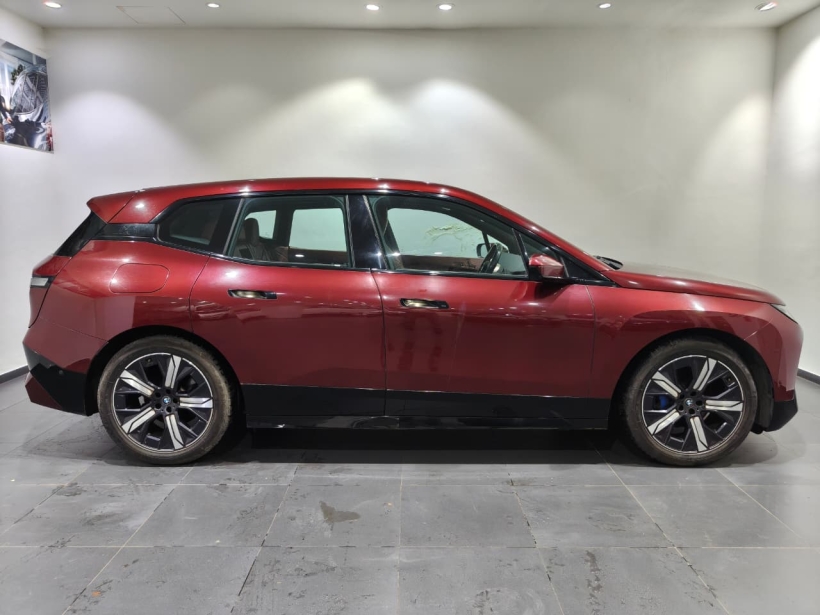 BMW iX xDrive40