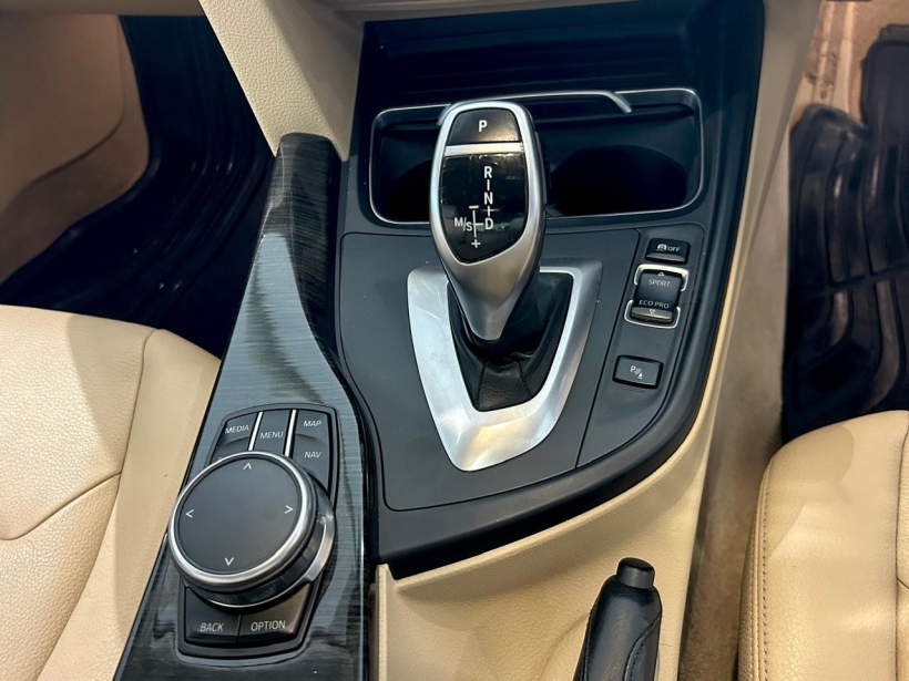 BMW 3 Series 320d Luxury Line