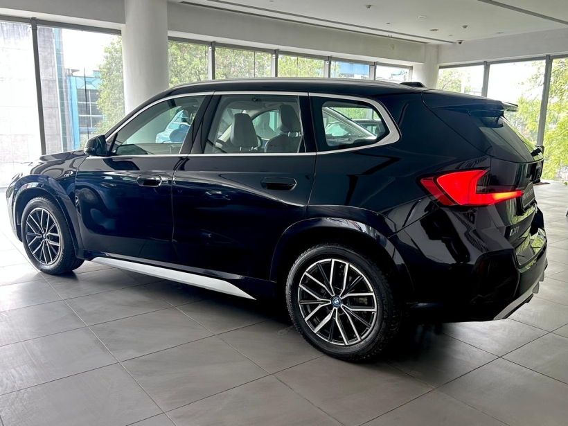 BMW iX1 eDrive20L M Sport