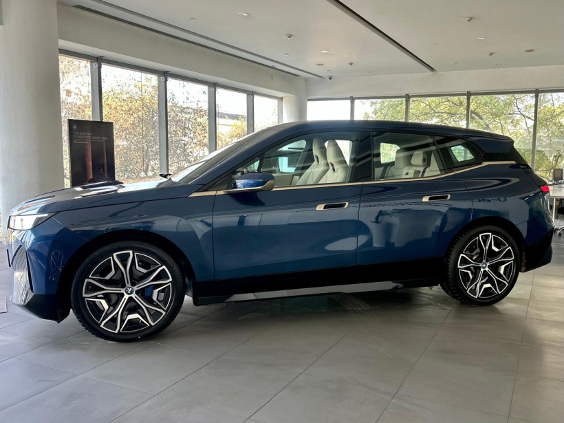 BMW iX xDrive50