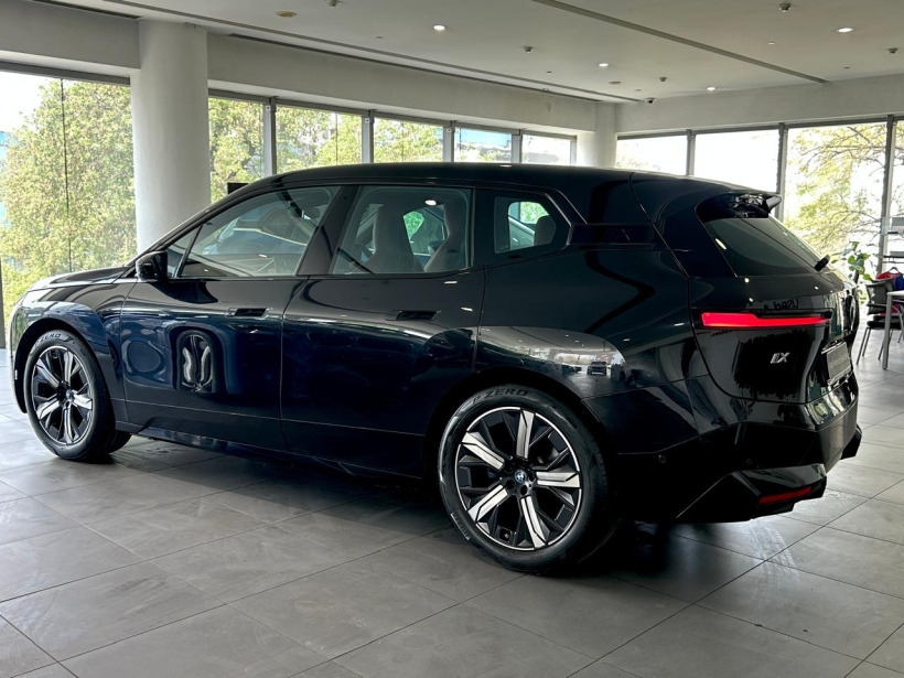 BMW iX xDrive40
