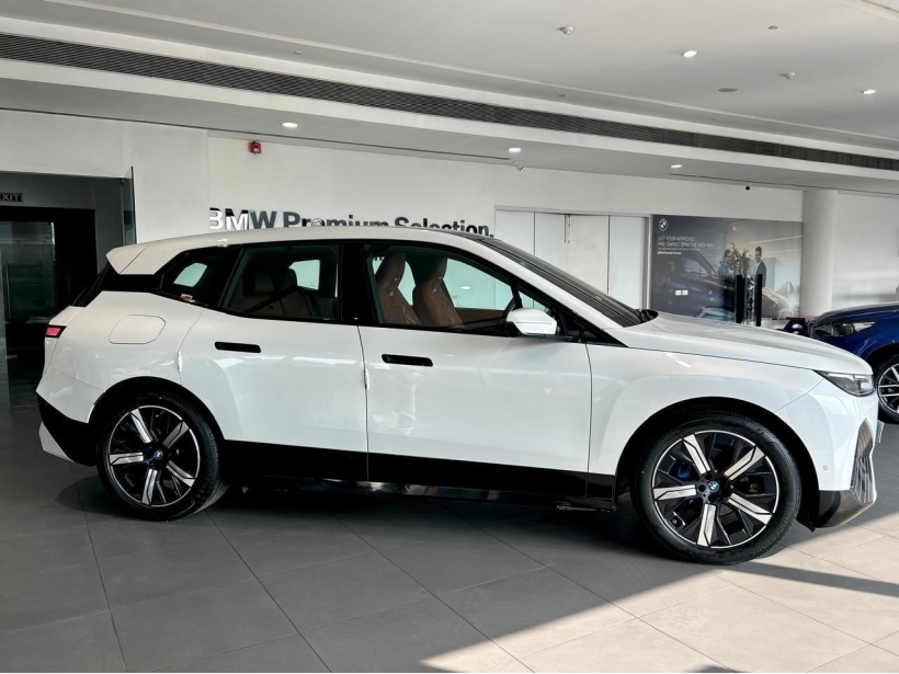BMW iX xDrive40