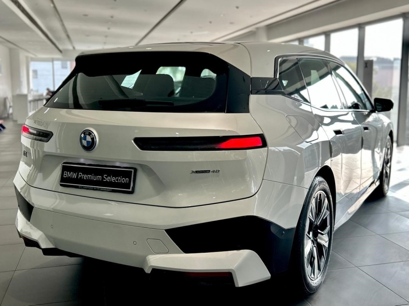 BMW iX xDrive40