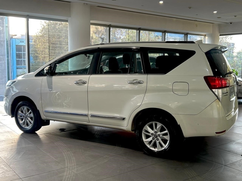Toyota Innova Crysta 2.7 VX 7 Str