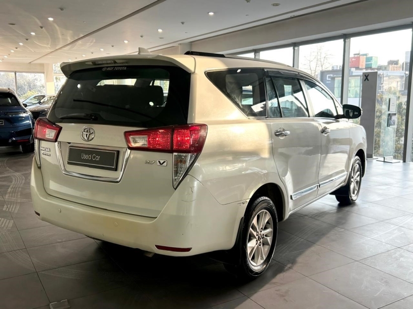 Toyota Innova Crysta 2.7 VX 7 Str