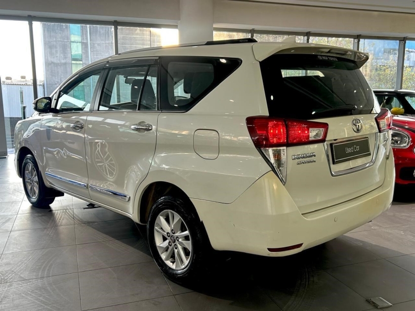 Toyota Innova Crysta 2.7 VX 7 Str