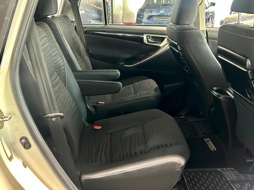 Toyota Innova Crysta 2.7 VX 7 Str